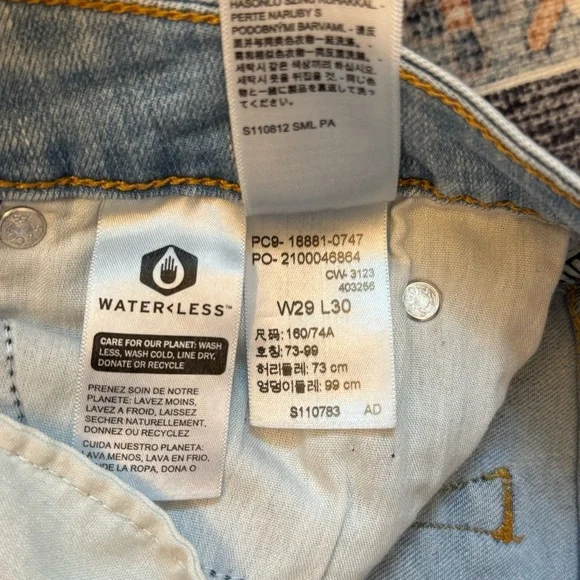 Levi’s 711 Skinny Women’s Jeans Light Wash Distressed Hem Size 29 - Picture 14 of 16